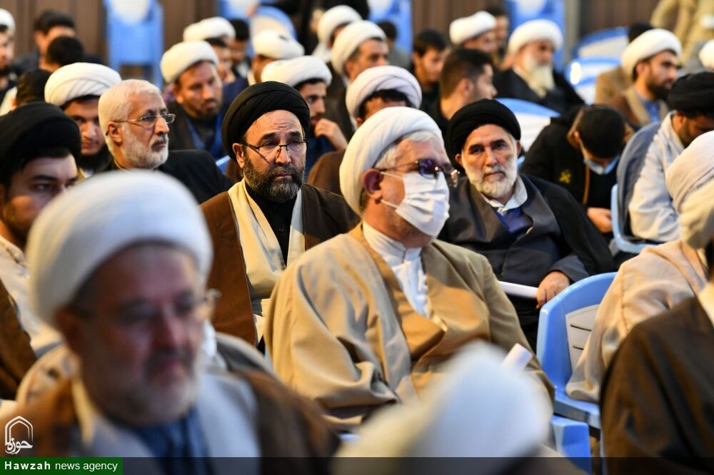 راه شکست دشمنان، وحدت است