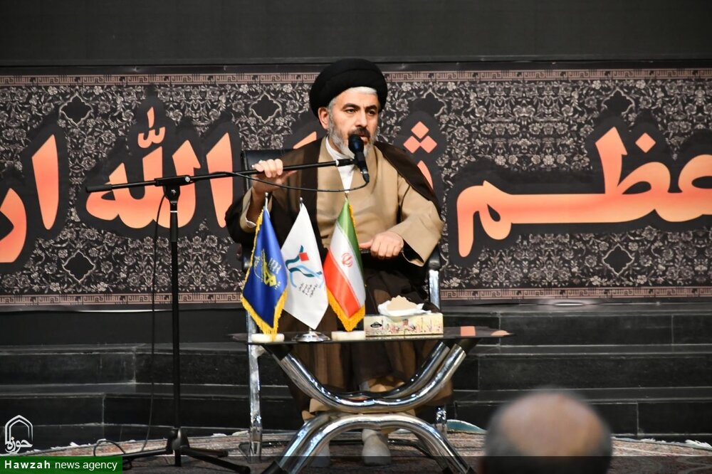 راه شکست دشمنان، وحدت است