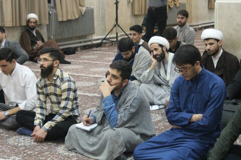 تصاویر/ درس اخلاق طلاب مدرسه علمیه کامیاران با حضور نماینده ولی فقیه در کردستان