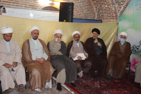 تصاویر / تصاویر/ نشست مدیر حوزه علمیه استان قزوین با اساتید،کادر و طلاب مدرسه علمیه سردارین