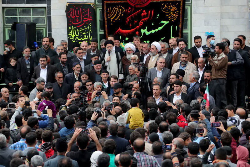 عکس: استقبال پرشور مردم روستای قره‌بوته زنجان از رئیس جمهور