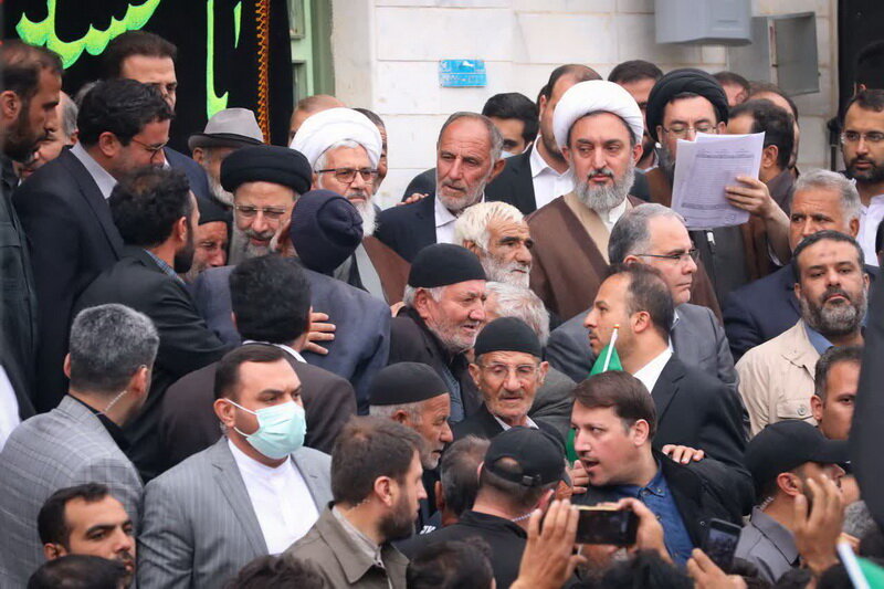 عکس: استقبال پرشور مردم روستای قره‌بوته زنجان از رئیس جمهور