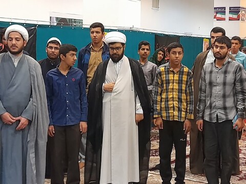 تصاویر:تجمع طلاب مدرسه علمیه المهدی آران وبیدگل در محکومیت حادثه تروریستی درشاهچراغ