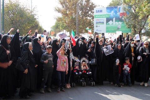 تصاویر / راهپیمایی مردم همدان در محکومیت حادثه تروریستی حرم حضرت شاهچراغ (ع)