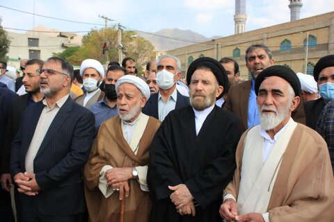 گزارش تصویری نماز جمعه و راهپیمایی مردم خرم آباد 6 ابان مصلی الغدیر خرم آباد