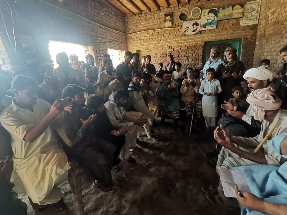 علامہ مقصود ڈومکی کا سیلاب سے متاثرہ علاقوں کا دورہ، متاثرین میں راشن اور ضروری سامان تقسیم