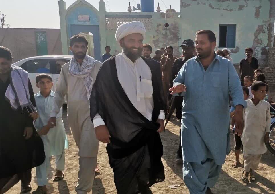 علامہ مقصود ڈومکی کا سیلاب سے متاثرہ علاقوں کا دورہ، متاثرین میں راشن اور ضروری سامان تقسیم