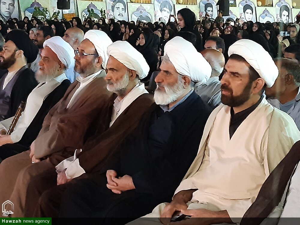 سفارش حضرت امام خمینی(ره) بر لزوم توجه به اقامه نماز و حضور در مساجد