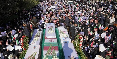 تشییع پیکرهای مطهر شهدای حادثه تروریستی شیراز