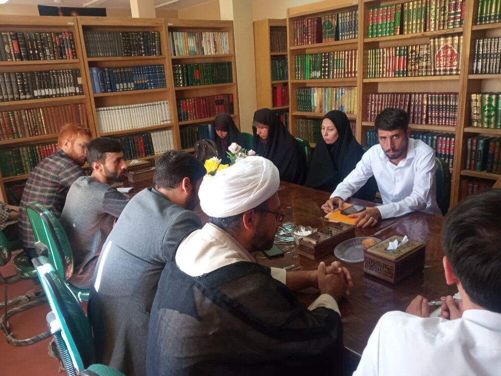 وظیفه طلاب در فضای تاریک مجازی، روشنگری است