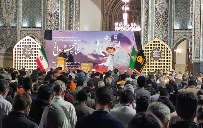 دریای جمعیت در مشهد جاری شد | میزبانی مولا از لالههای خونین شیراز + فیلم و عکس