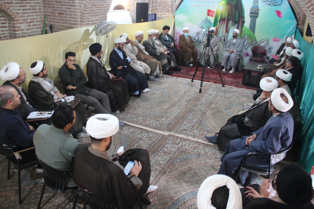 شورای نخبگانی در مدارس علمیه تشکیل شود | نخبگان حمایت میشوند