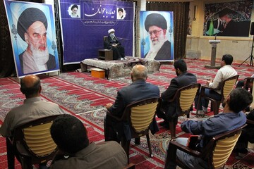 تصاویر/ دیدار جمعی از جوانان خواهر و برادر با امام جمعه بوشهر