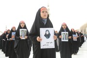 تصاویر/ اجرای سرود " رفیق شهیدم" در گرامیداشت شهدای دانش‌آموز حادثه تروریستی شاهچراغ در مسجد مقدس جمکران