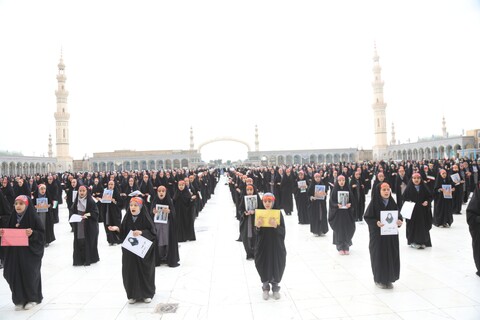 تصاویر/ گرامیداشت هفتم شهدای دانش آموز حرم شاهچراغ در مسجد مقدس جمکران با اجرای سرود " رفیق شهیدم" در صحن مقدس مسجد جمکران