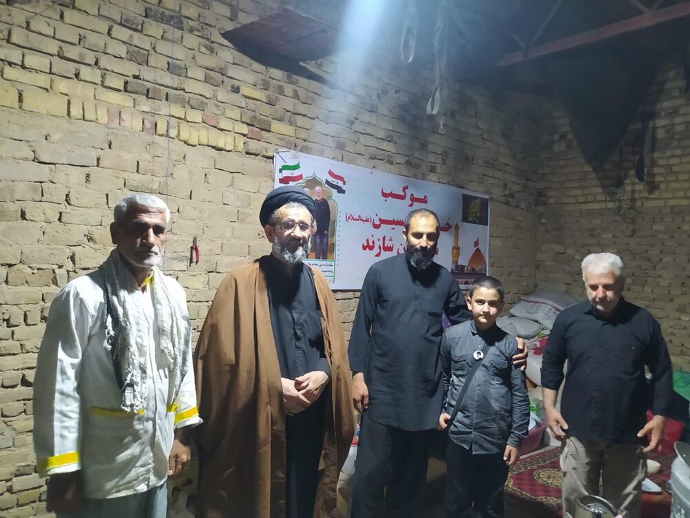 طلبه ای که برای نیازمندان خانه می سازد | راه اندازی هیئت دانش آموزی در حاشیه شهر شازند