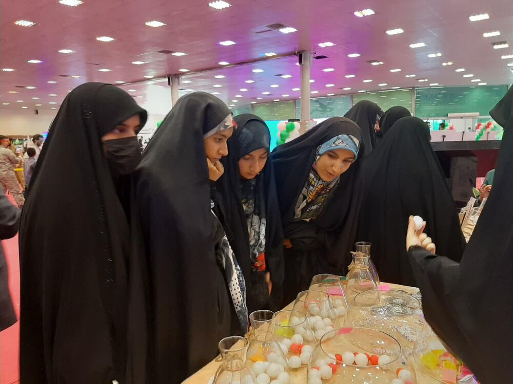 نمایشگاه «مسئله شناسی نوجوانان» برپا شد + عکس