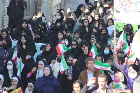 تصاویر/ راهپیمایی روز 13 آبان در تکاب