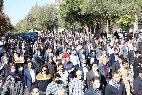 گزارش تصویری راهپیمایی مردم بروجرد لرستان در یوم الله 13 آبان