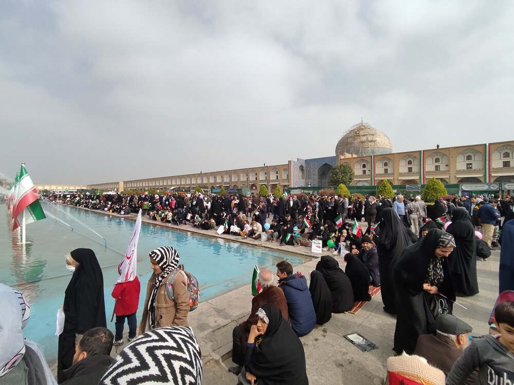 حماسهسازی دهه نودیها و هشتادیها | فریاد استکبارستیزی در دیار نصف جهان طنین انداز شد