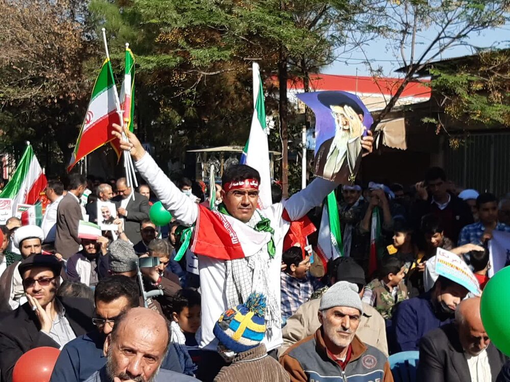 مراسم باشکوه راهپیمایی ۱۳ آبان در کاشان برگزار شد +عکس