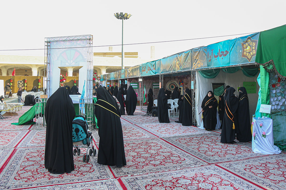 Photo/ "Girls of My Land" Exhibition at Lady Masuma Holy Shrine