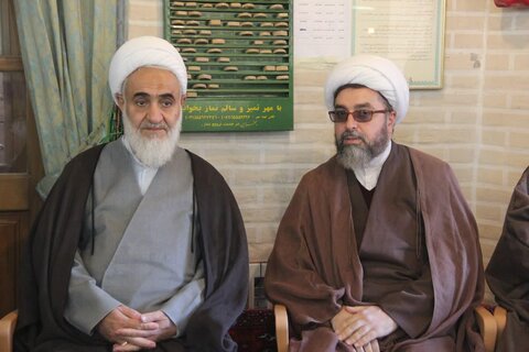 تصاویر/ تجمع مدیریت، اساتید، کادر، طلاب و روحانیون قزوین در محکومیت جنایات اخیر استکبار جهانی در به شهادت رساندن مدافعین حریم امنیت و تخریب اموال عمومی