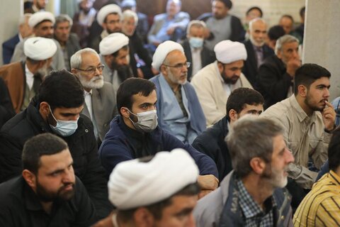تصاویر/ تجمع مدیریت، اساتید، کادر، طلاب و روحانیون قزوین در محکومیت جنایات اخیر استکبار جهانی در به شهادت رساندن مدافعین حریم امنیت و تخریب اموال عمومی