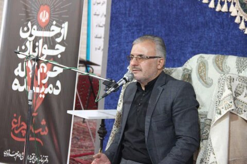 تصاویر/ تجمع مدیریت، اساتید، کادر، طلاب و روحانیون قزوین در محکومیت جنایات اخیر استکبار جهانی در به شهادت رساندن مدافعین حریم امنیت و تخریب اموال عمومی