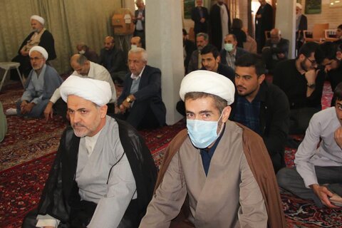 تصاویر/ تجمع مدیریت، اساتید، کادر، طلاب و روحانیون قزوین در محکومیت جنایات اخیر استکبار جهانی در به شهادت رساندن مدافعین حریم امنیت و تخریب اموال عمومی