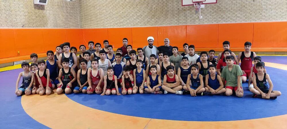 جذب جوان ها با فوتبال و ورزشهای رزمی 