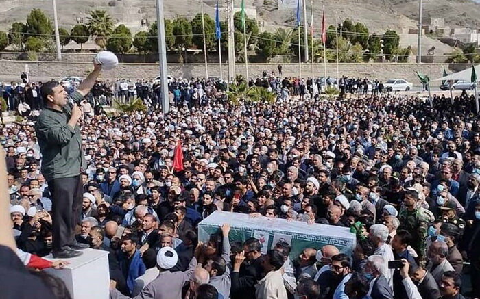 مردم زاهدان روحانی شهید را تا خانه ابدی بدرقه کردند + فیلم و عکس