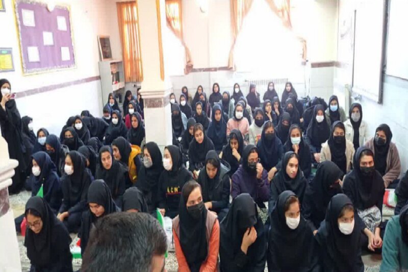 پرسش های صریح و بی پرده دانش آموزان از امام جمعه کنگاور | بعد از انتقاد ما را با وَن نیروی انتظامی می برند؟