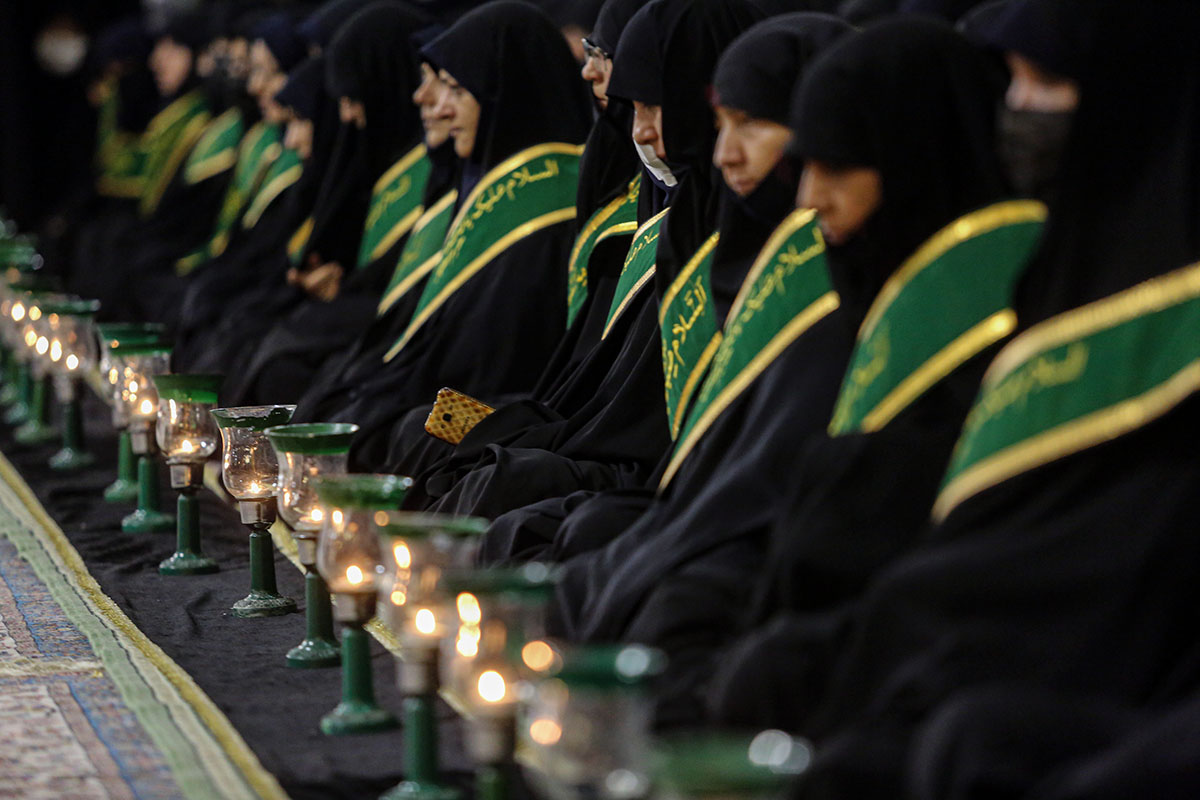 Photo/ Ritual of Circling Candles on the Night of Lady Masuma Demise Anniversary