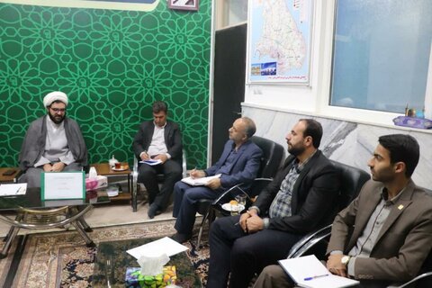 تصاویر/ برگزاری کمیته همکاری های حوزه و آموزش و پرورش در شهرستان قروه