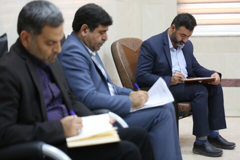 تصاویر/ دیدار مدیر عامل شرکت گاز استان قم  با آیت الله اعرافی