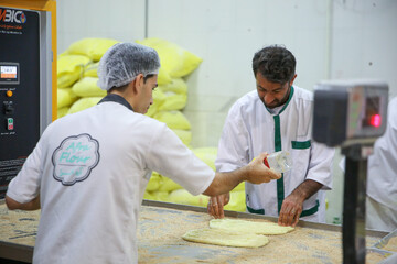 تصاویر/ راه‌اندازی نانوایی مهمانسرای حضرت رضا(ع) مشهد