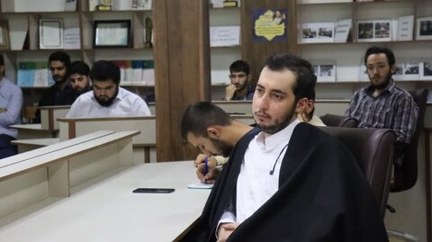 تصاویر/ نشست علمی اهمیت و ضرورت ادبیات در مدرسه علمیه امام خمینی(ره) ارومیه