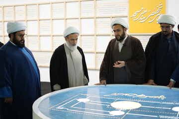 تصاویر/ بازدید حجت‌الاسلام والمسلمین پناهیان از سومین نمایشگاه مسجد جامعه‌پرداز