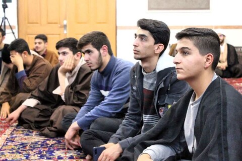 تصاویر/ کلاس مانور زلزله و بحران در مدرسه علمیه امام خمینی (ره) خوی