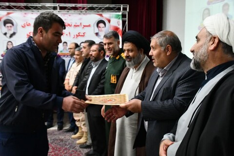 تصاویر / مراسم تجلیل از رتبه های برتر کنکور ،نخبگان علمی، فرهنگی، هنری و قرآنی شهرستان ماکو