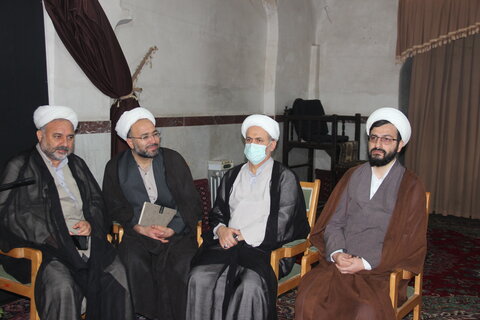 تصاویر /نشست مدیر حوزه علمیه استان قزوین با اساتید ،طلاب وکادر مدرسه علمیه صالحیه