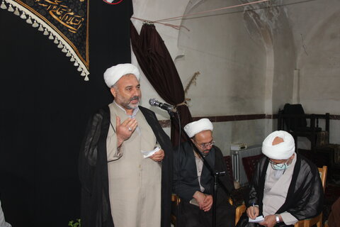 تصاویر /نشست مدیر حوزه علمیه استان قزوین با اساتید ،طلاب وکادر مدرسه علمیه صالحیه
