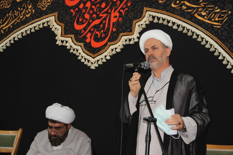تصاویر /نشست مدیر حوزه علمیه استان قزوین با اساتید ،طلاب وکادر مدرسه علمیه صالحیه