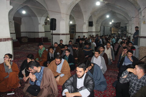 تصاویر /نشست مدیر حوزه علمیه استان قزوین با اساتید ،طلاب وکادر مدرسه علمیه صالحیه