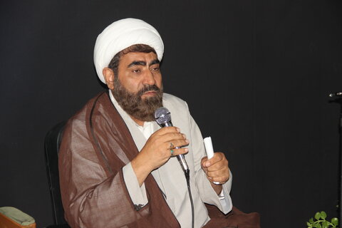 تصاویر /نشست مدیر حوزه علمیه استان قزوین با اساتید ،طلاب وکادر مدرسه علمیه صالحیه