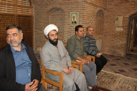 تصاویر /نشست مدیر حوزه علمیه استان قزوین با اساتید ،طلاب وکادر مدرسه علمیه صالحیه