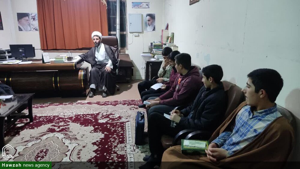 تجلیل از حافظان کل قرآن در مدرسه علمیه آیت الله حامدی(ره) میانه + تصاویر