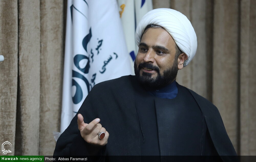 باید شعرها و آثار داستانی به یک امت واحده و جبهه مبدل شوند/ بزرگترین امر به معروف تحقق حکومت اسلامی است