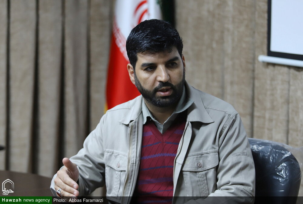 باید شعرها و آثار داستانی به یک امت واحده و جبهه مبدل شوند/ بزرگترین امر به معروف تحقق حکومت اسلامی است